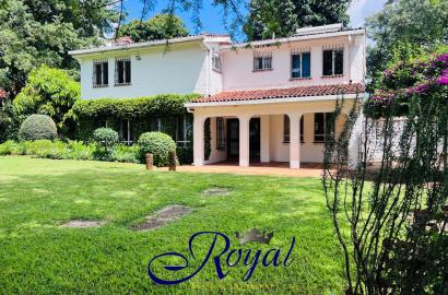 Elegant 4-Bedroom Townhouse for Sale - Hillview Estate